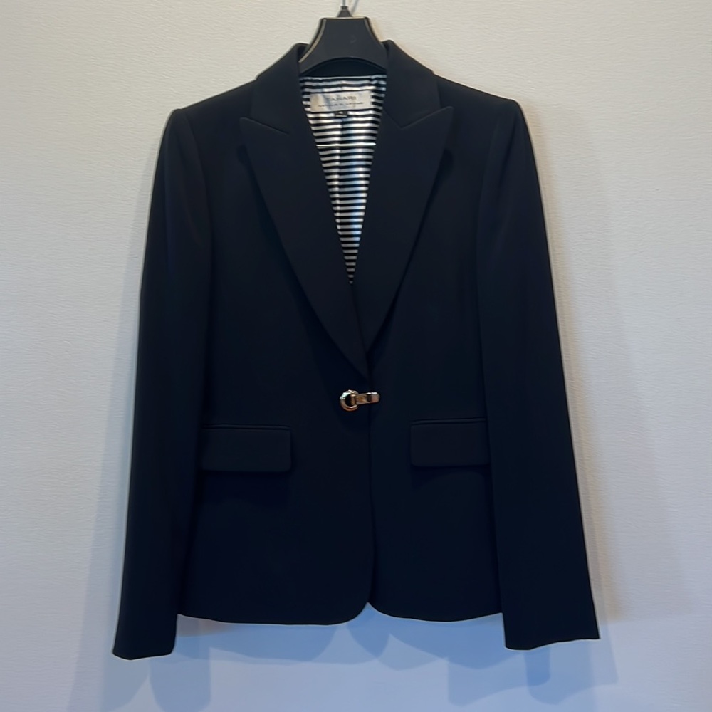 Women’s size 4 Tahari navy blue suit